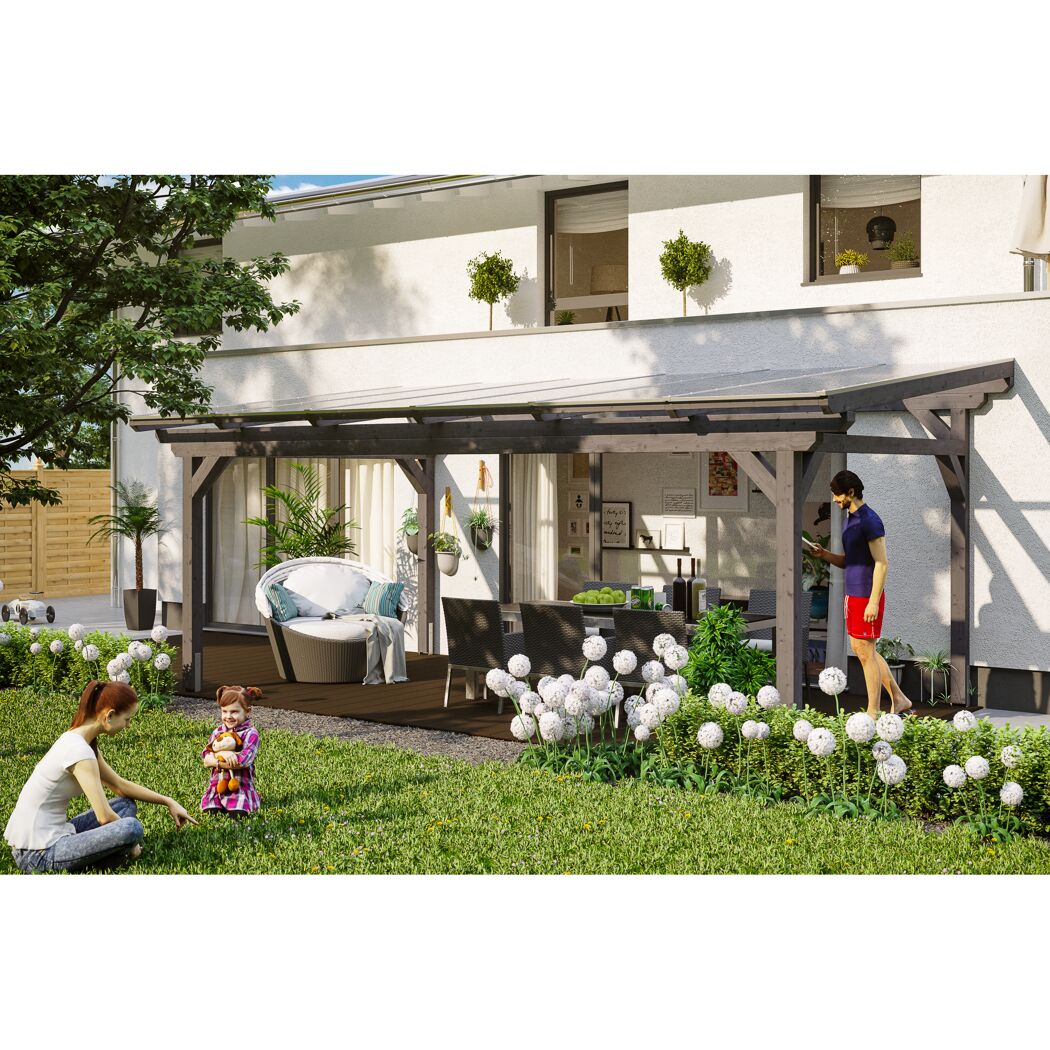 Familie im Garten mit Terrassenüberdachung Sanremo