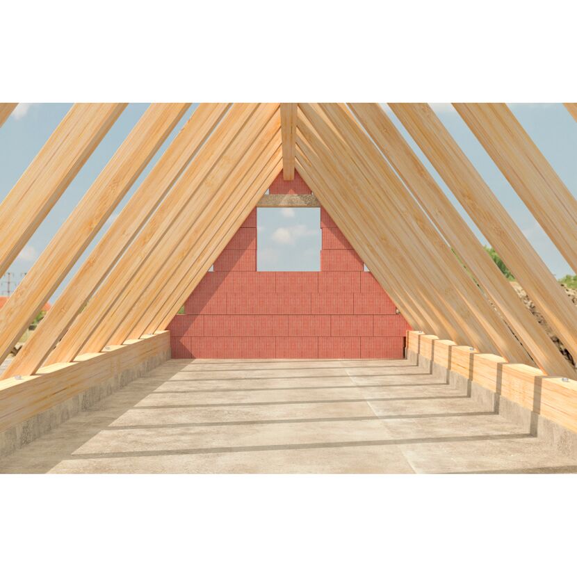 Dachstuhl aus Holzbalken im Rohbau