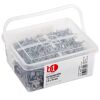 Eine durchsichtige Plastikbox mit Dachpappstiften.