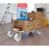 Rollbrett mit Baumaterial und Werkzeug