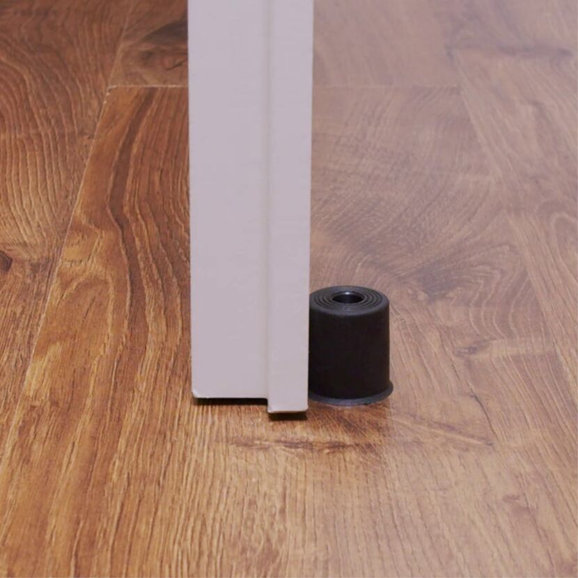 Schwarzer Türstopper