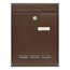 Brauner Briefkasten mit Namensschild