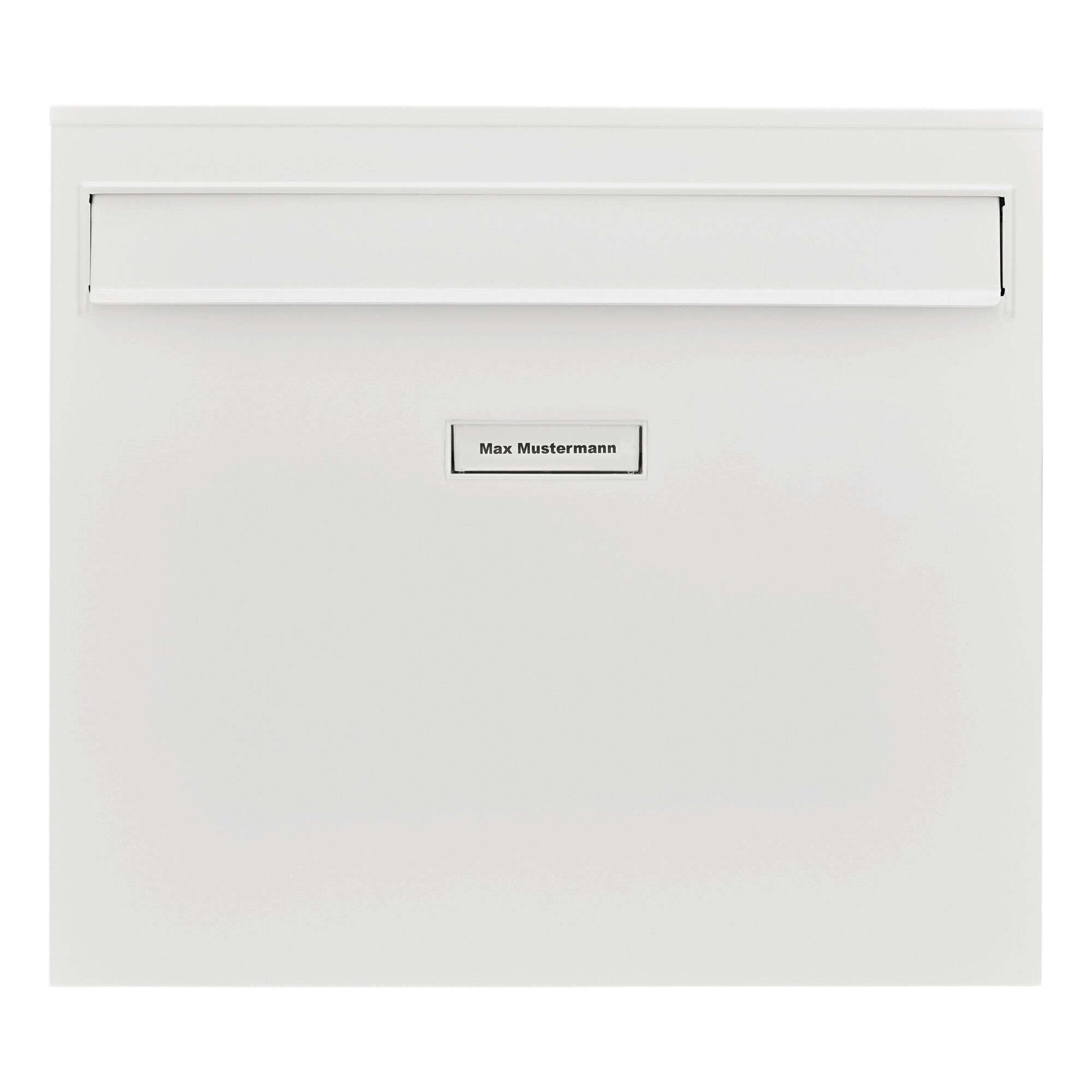 Weißer Briefkasten mit Namensschild