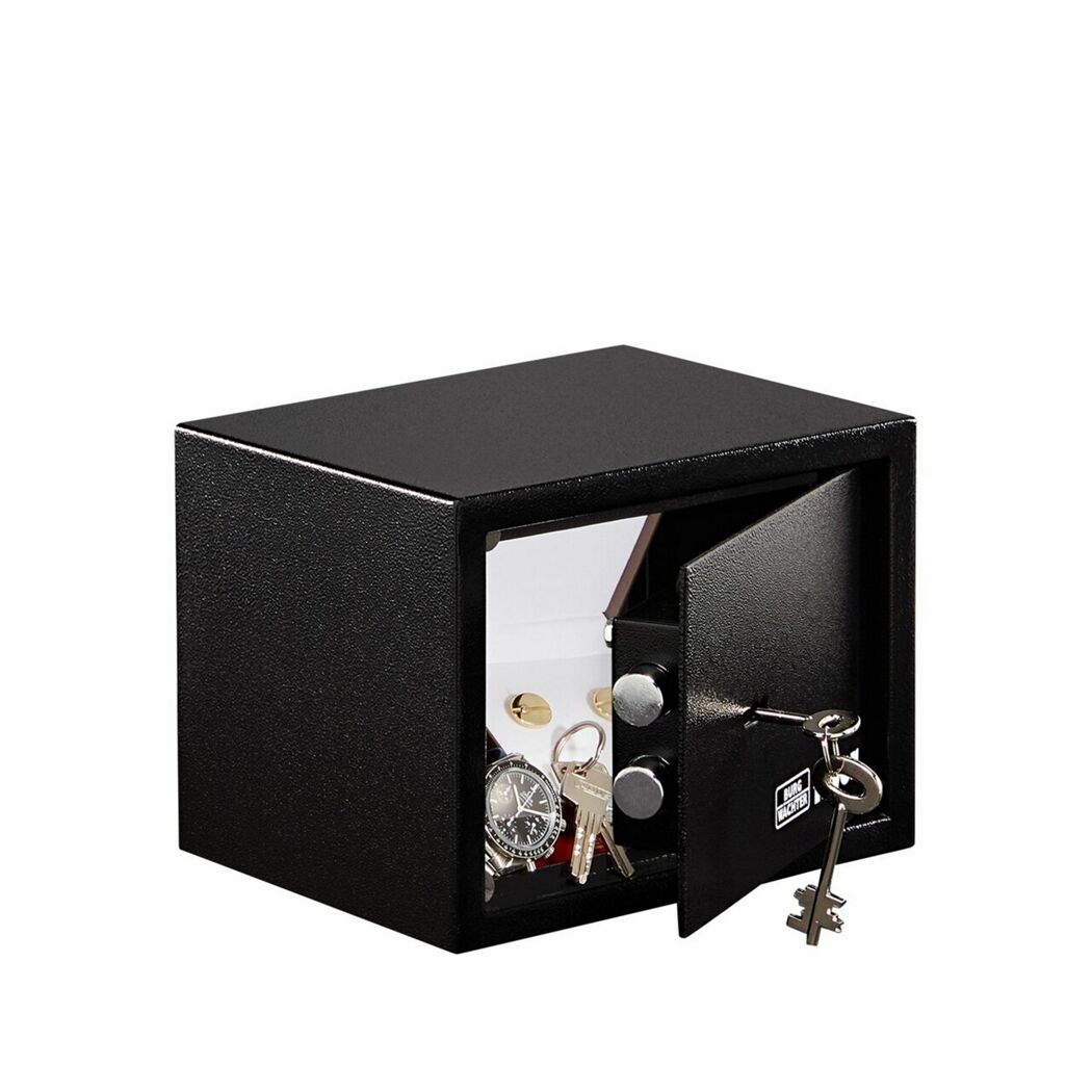 Offener Möbeltresor mit Schlüssel, Uhr und Schmuck