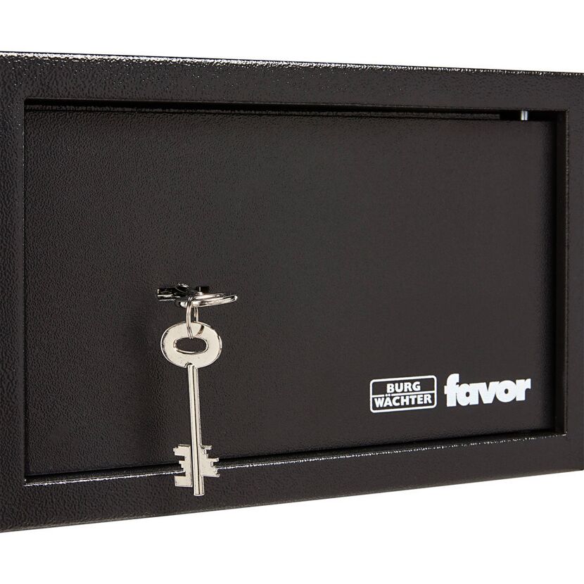 Schwarzer Möbeltresor Favor S3 K mit Schlüssel