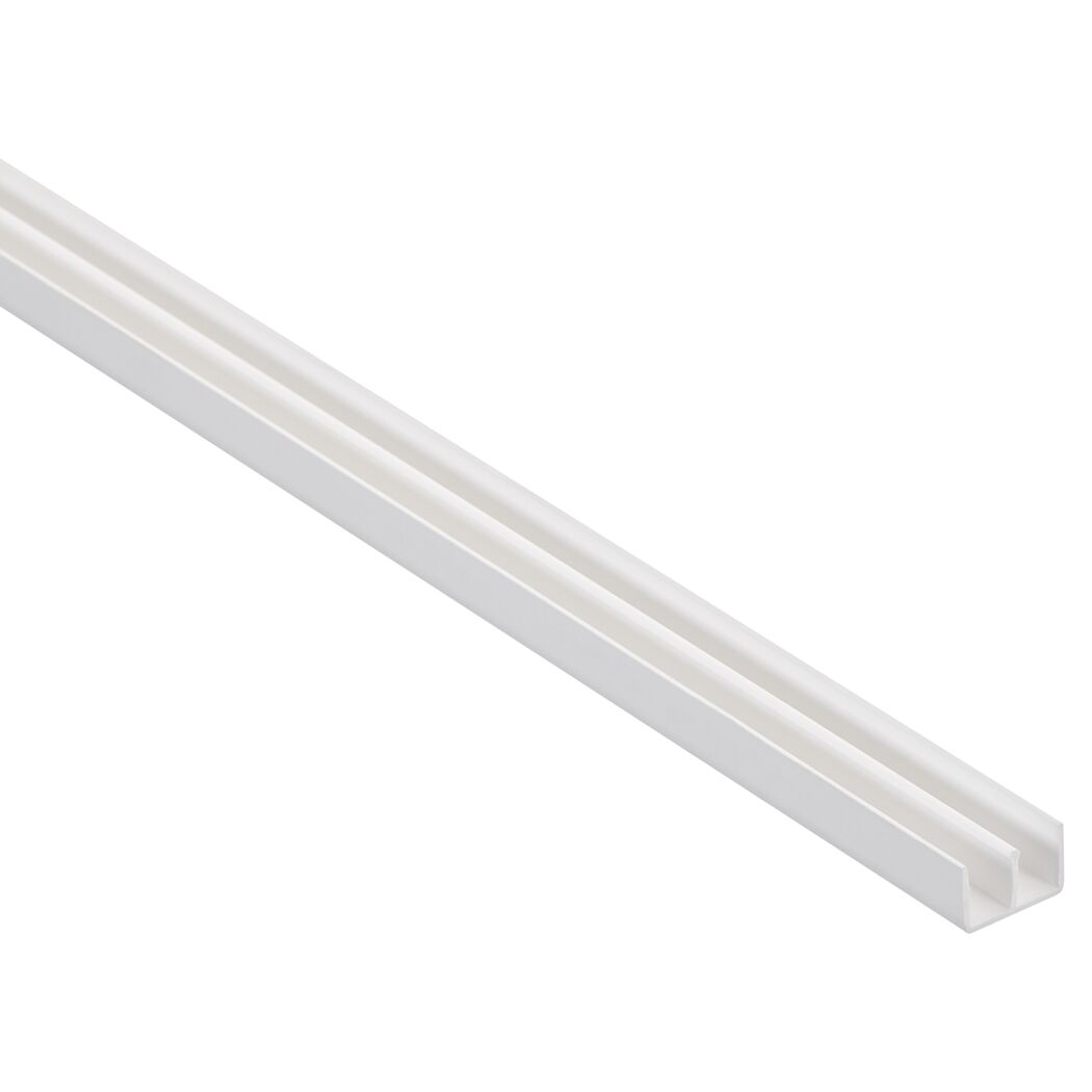 Weißes U-Profil aus PVC