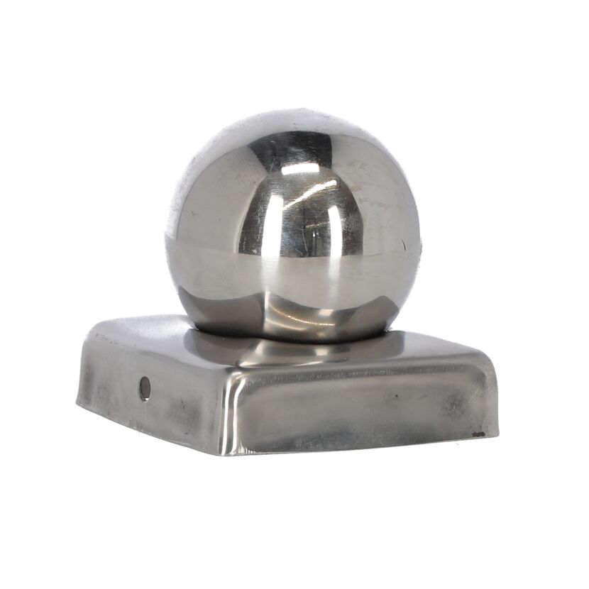 Metallkugel auf quadratischem Sockel