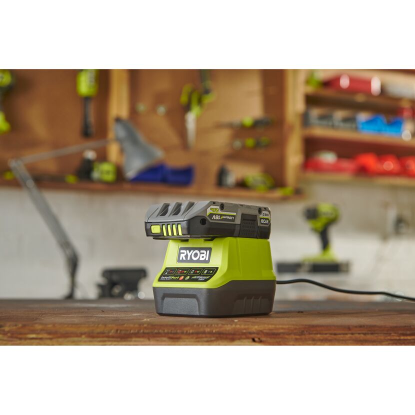 RYOBI Akkuladegerät und Akku