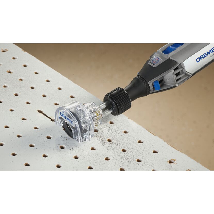 Dremel 4200 mit Kreissägenvorsatz 670