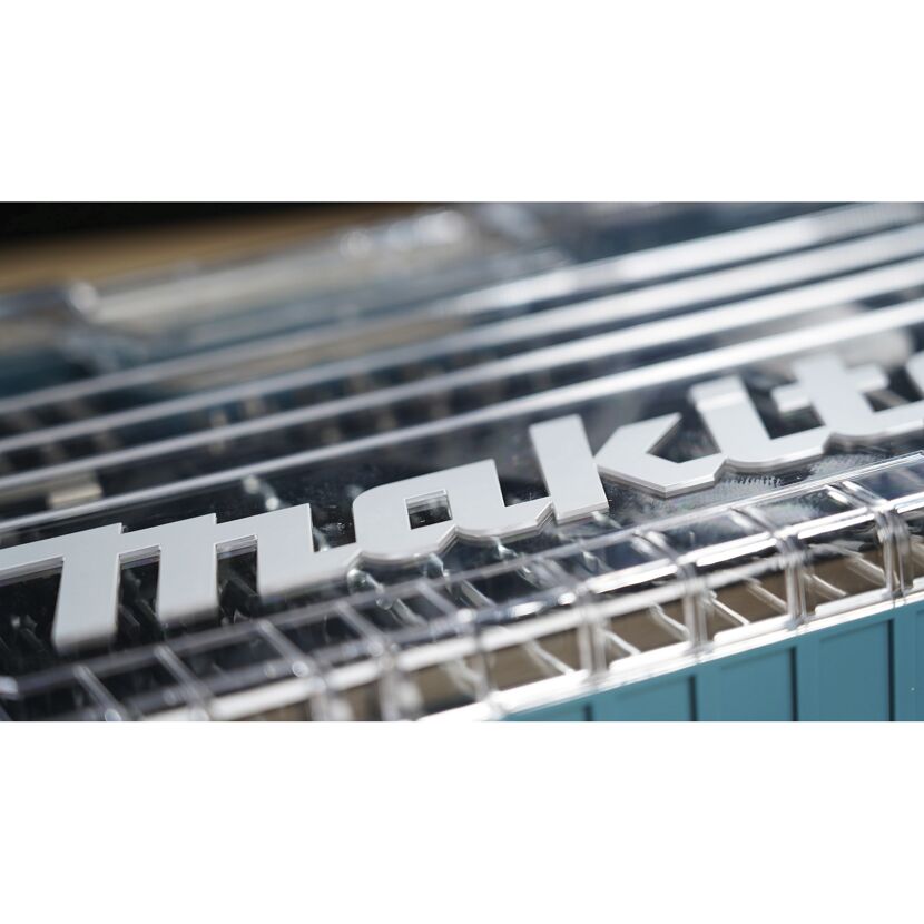 Makita Schriftzug auf blauem Koffer