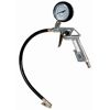 Reifenfüllmesser mit Manometer und Schlauch.