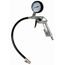 Reifenfüllmesser mit Manometer und Schlauch.