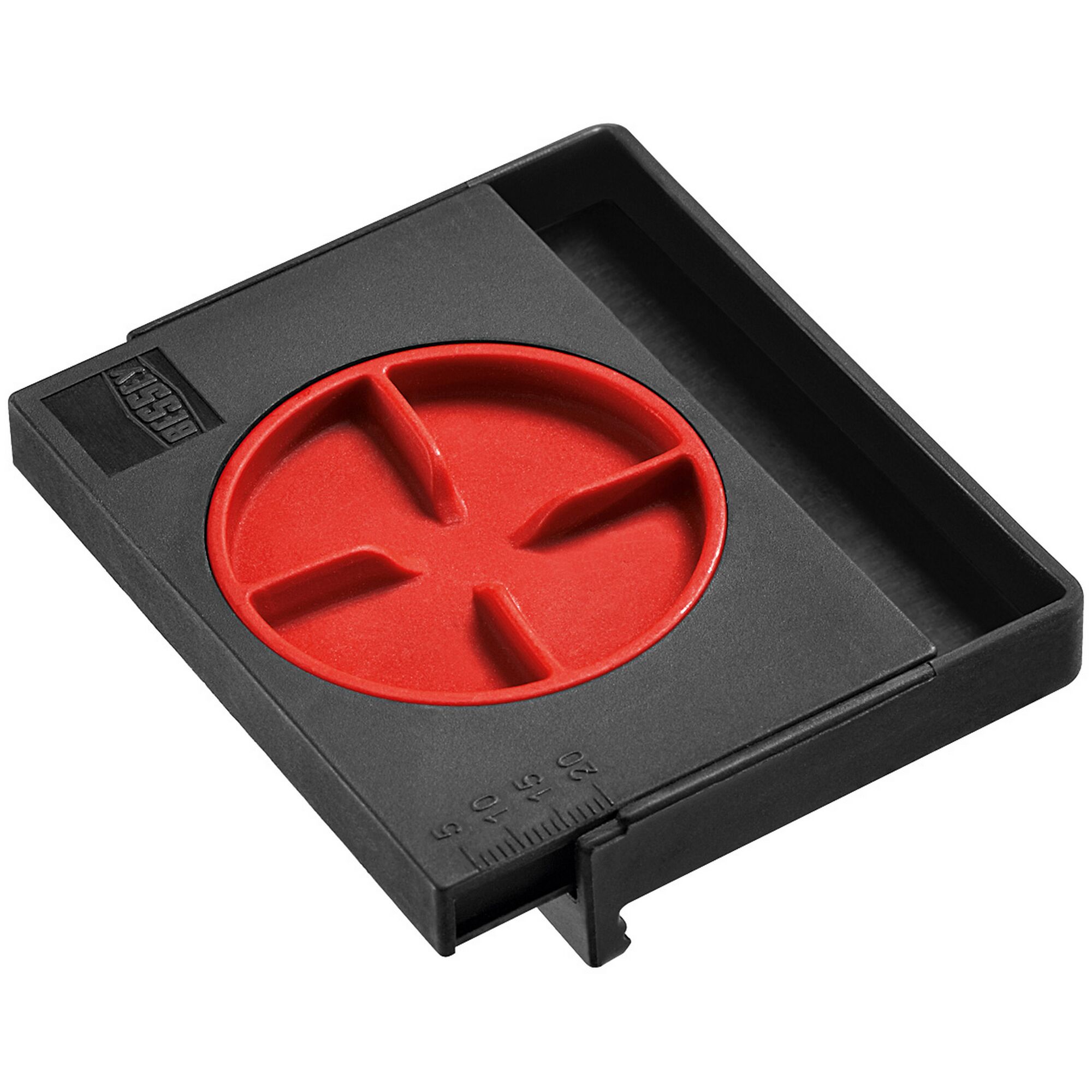 Schwarzer Abstandshalter mit roter, runder Einbuchtung