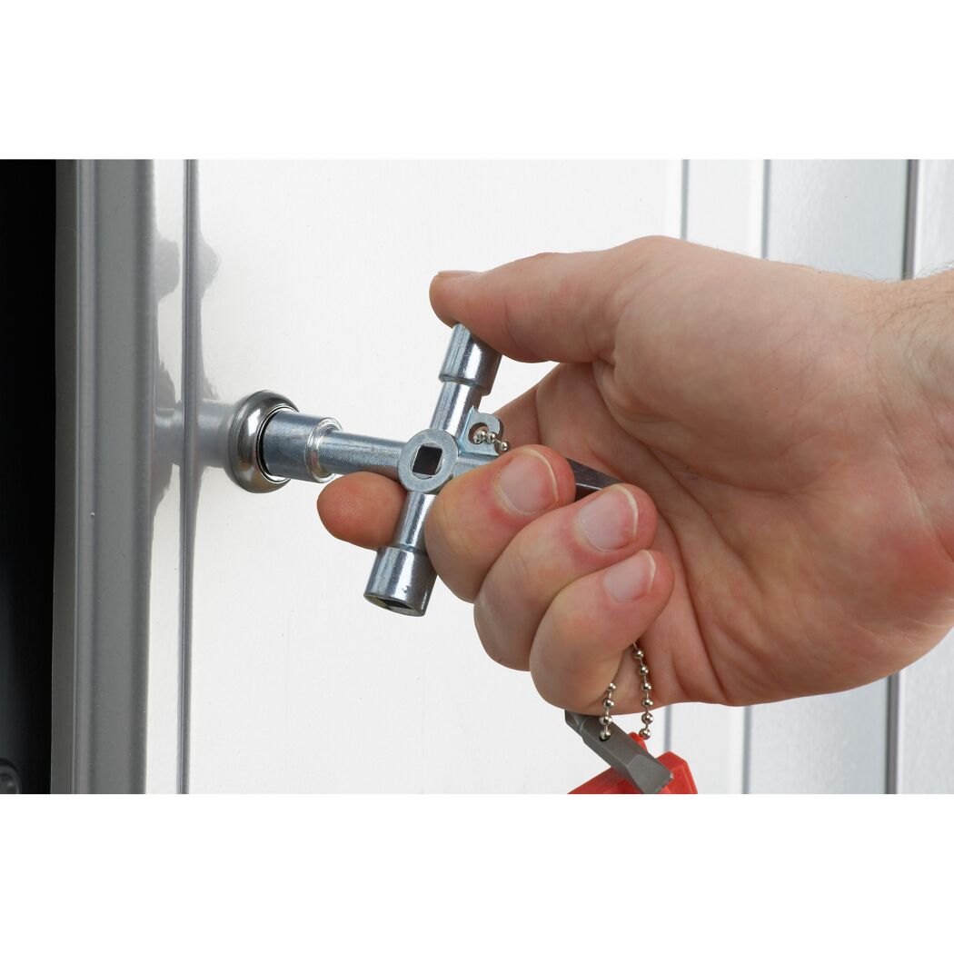 Person verwendet Universalschlüssel Profi Key