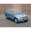Blauer Geländewagen mit Halbgarage