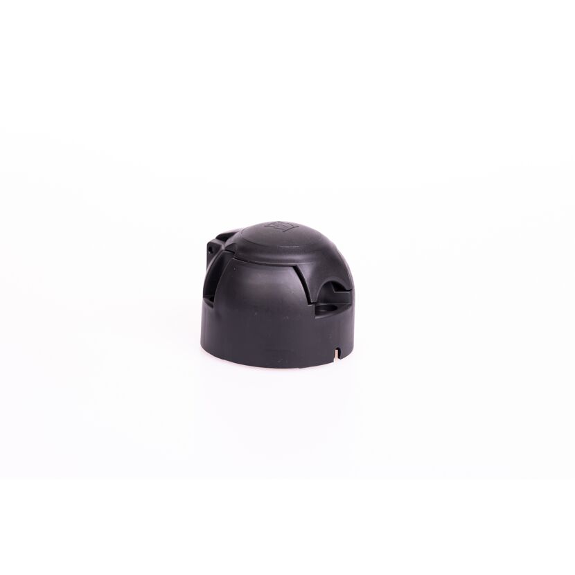 Schwarze Anhängersteckdose mit Staubschutzkappe