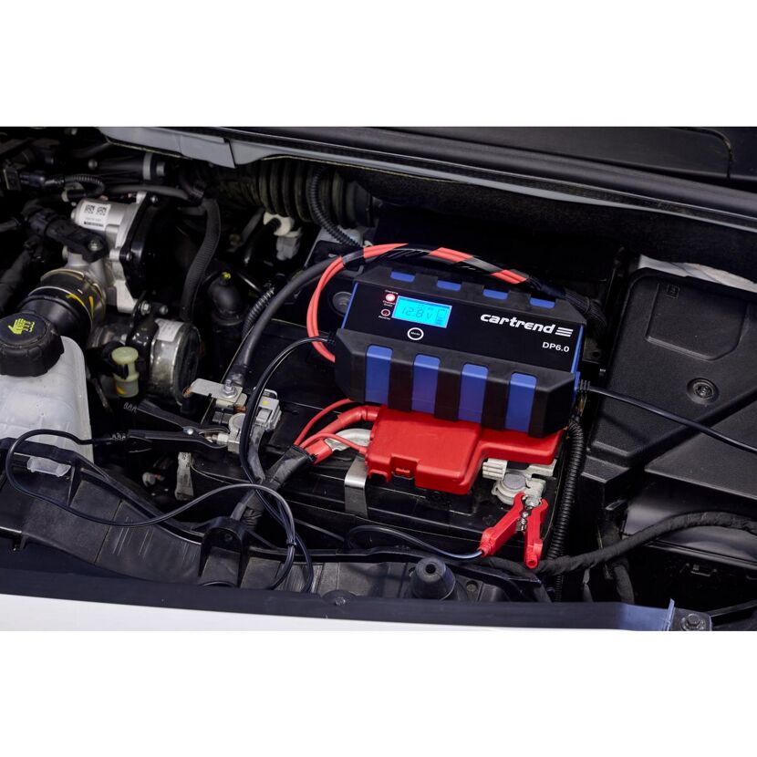 Batterieladegerät Cartrend DP6.0 an Autobatterie angeschlossen
