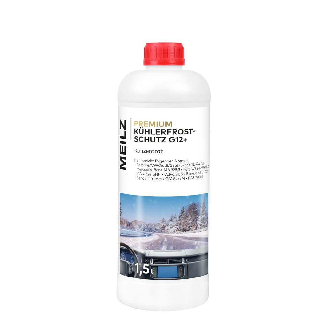 Flasche Kühlerfrostschutz vor winterlicher Landschaft