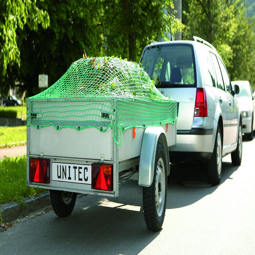 Anhänger mit grünem Ladungsnetz