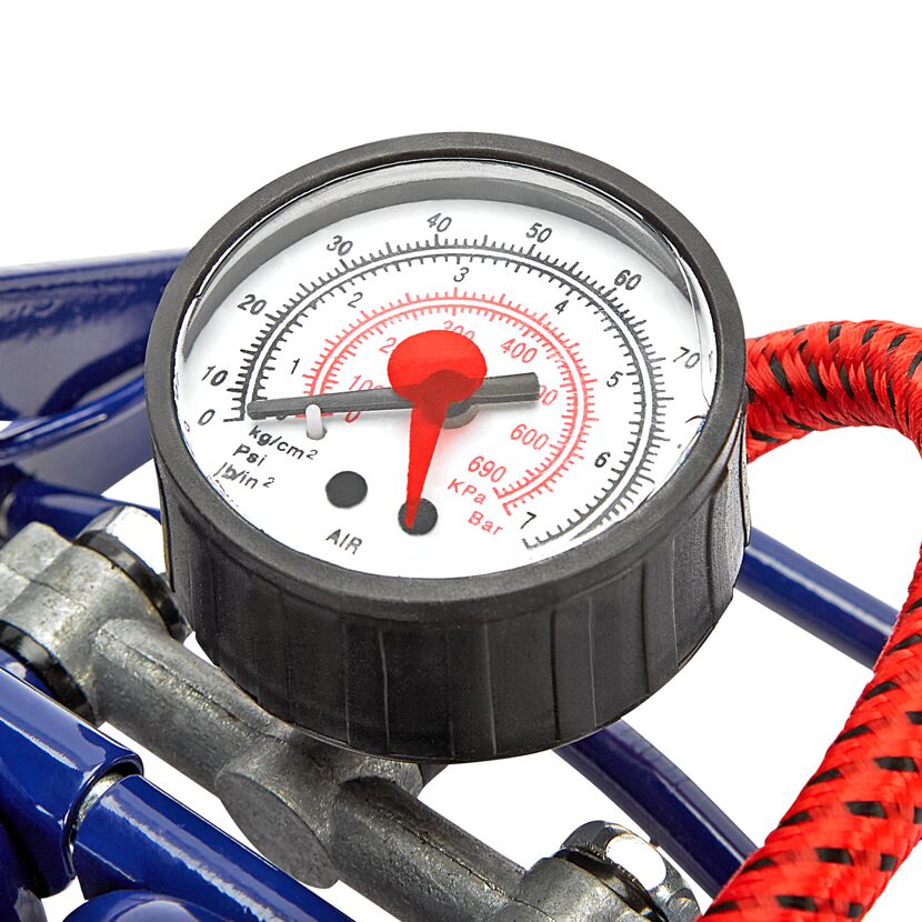 Doppelzylinderfußpumpe mit Manometer