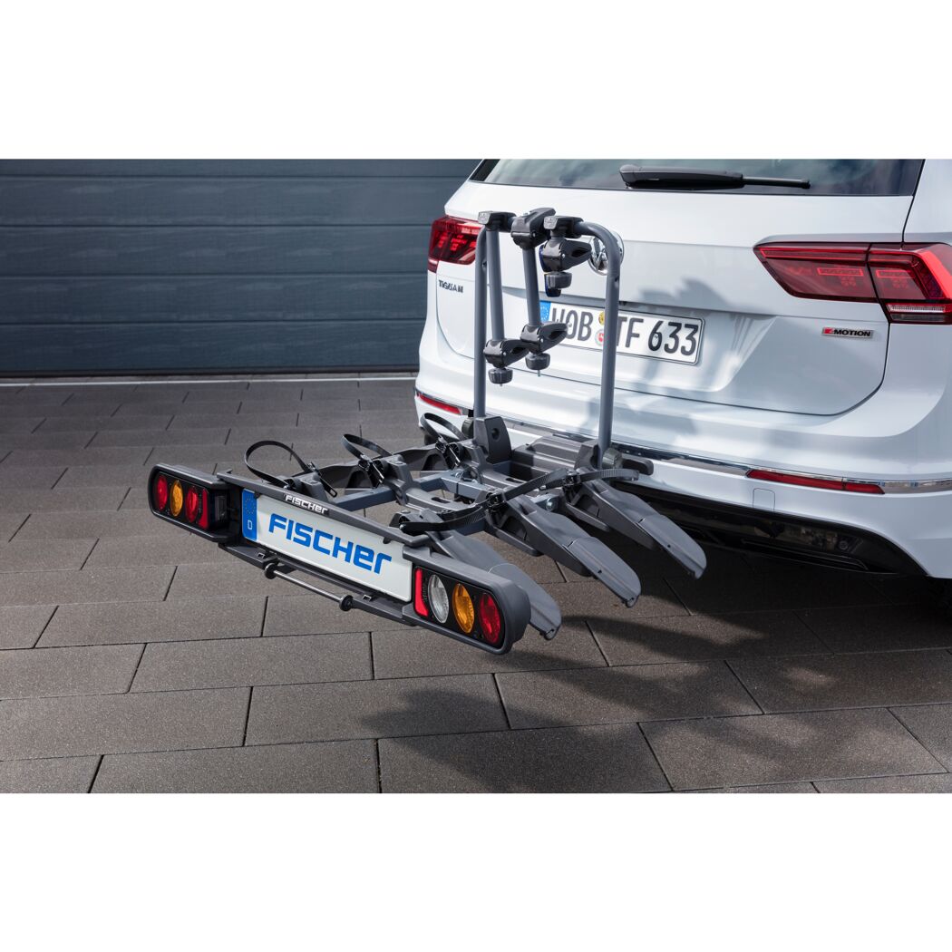 Fischer Fahrradträger für E-Bikes an einem Auto.