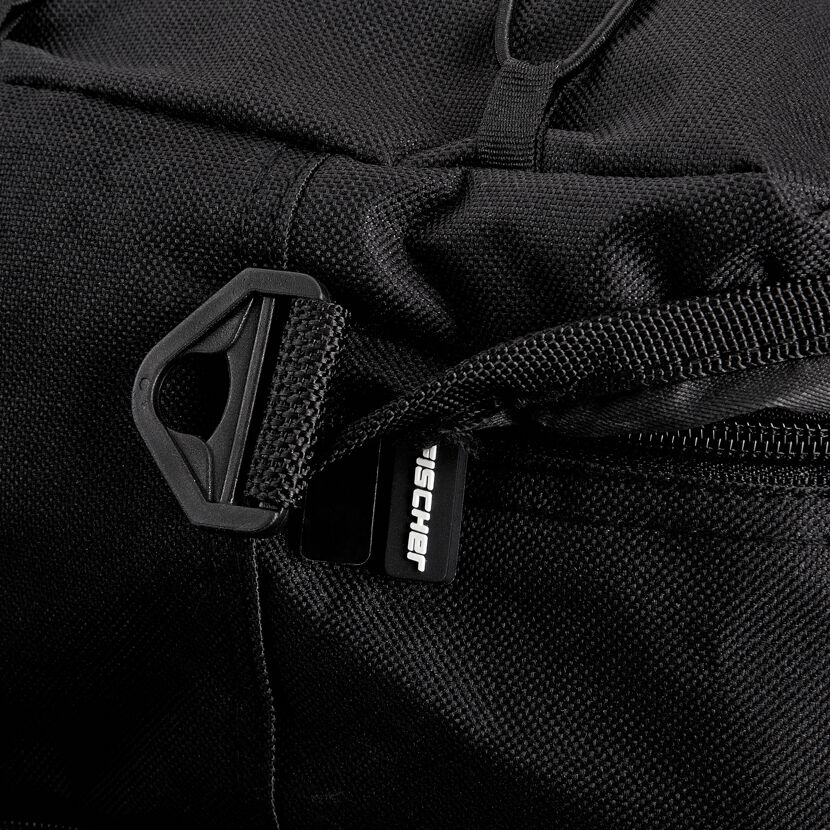 Nahaufnahme des Verschlusses einer schwarzen Fischer Fahrradtasche