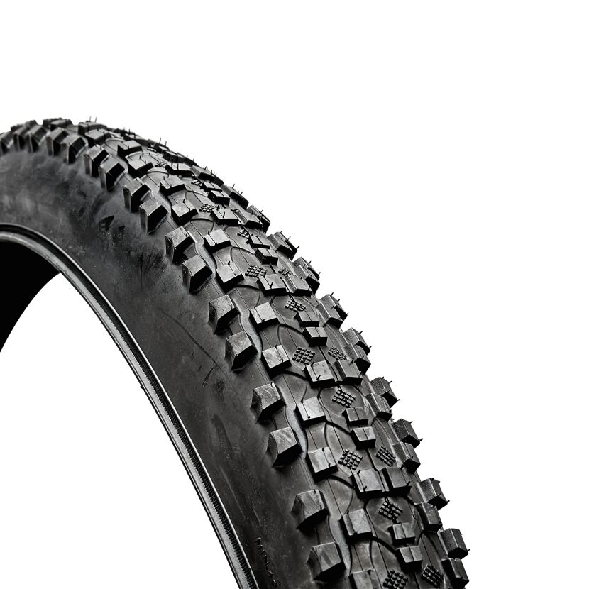 Schwarzer Fahrradreifen für Mountainbikes.