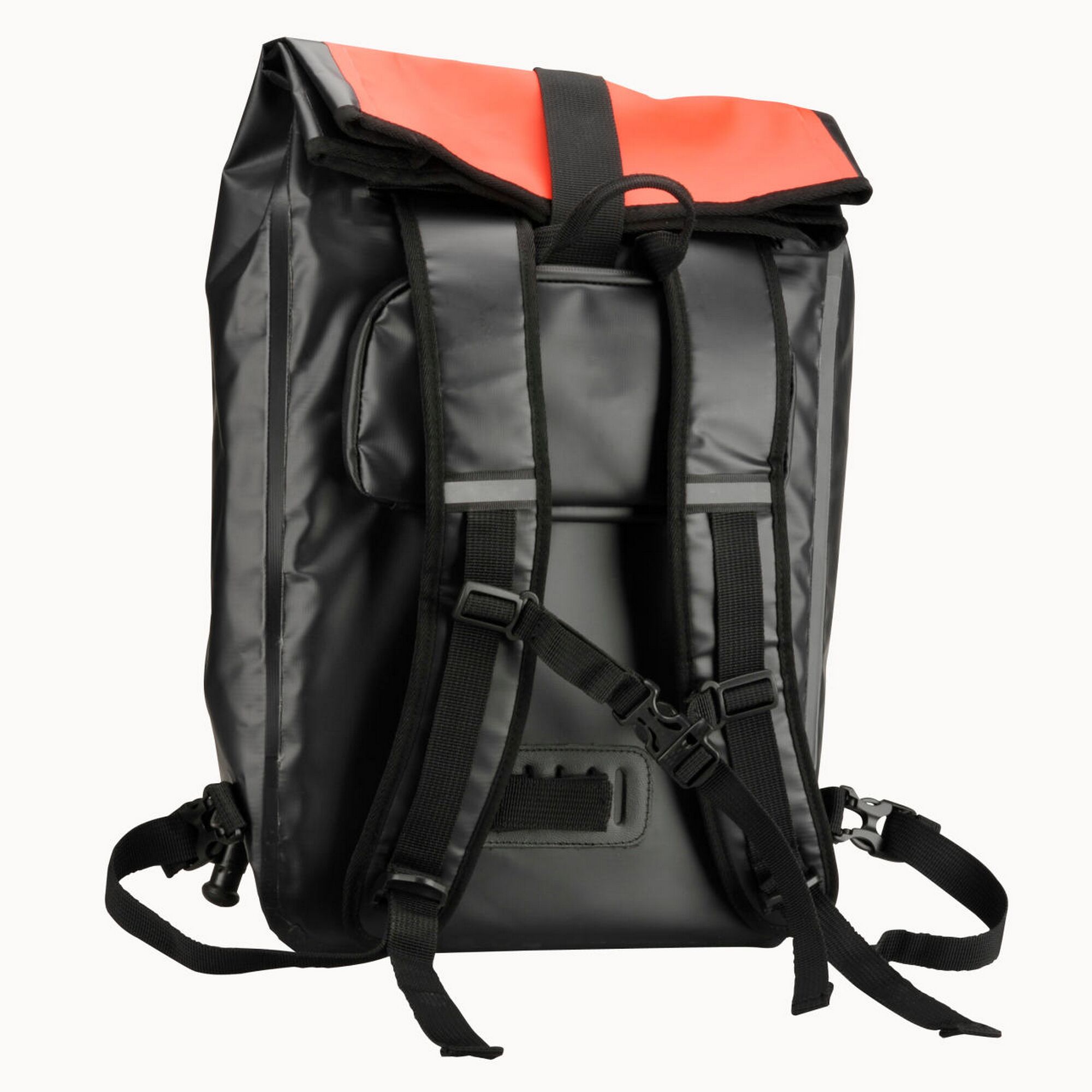 Schwarze Gepäckträgertasche mit roten Details, Rückansicht