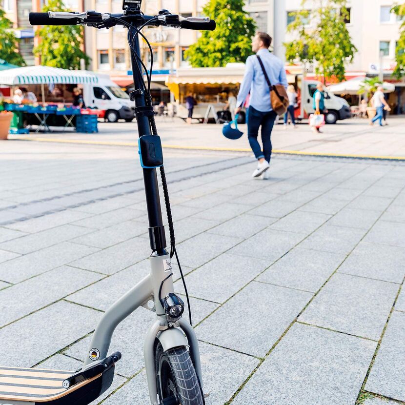 E-Scooter mit ABUS Alarmbox BK