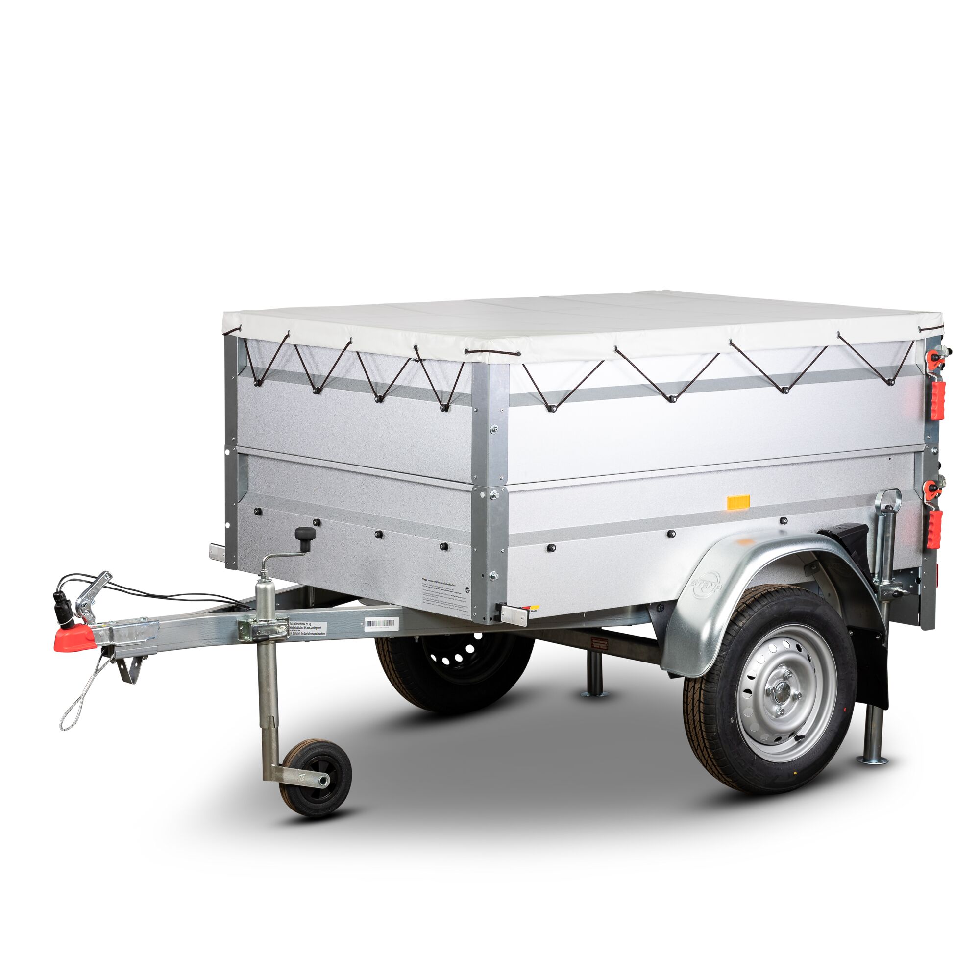 Abgedeckter Anhänger auf weißem Hintergrund