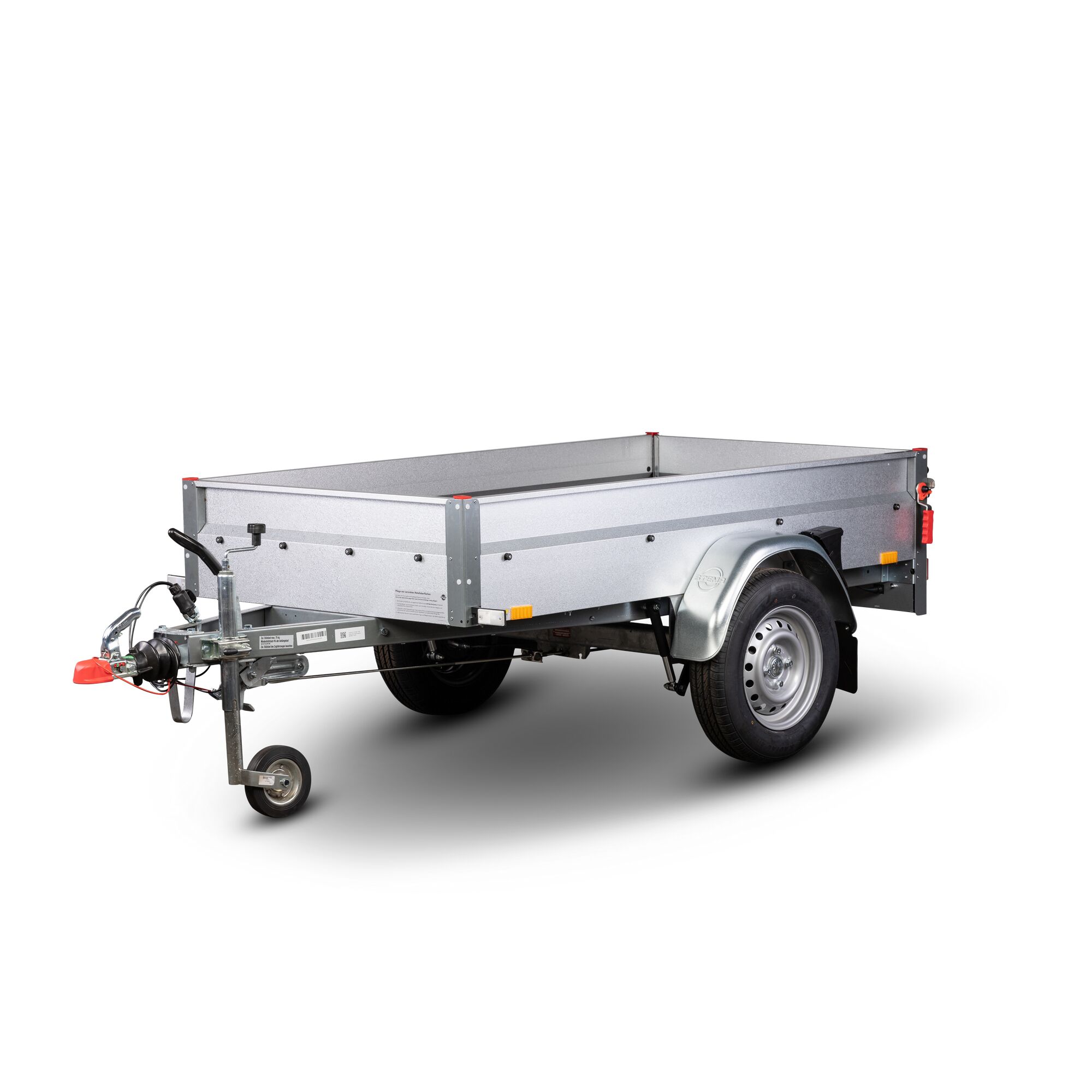 Leerer Anhänger auf weißem Hintergrund