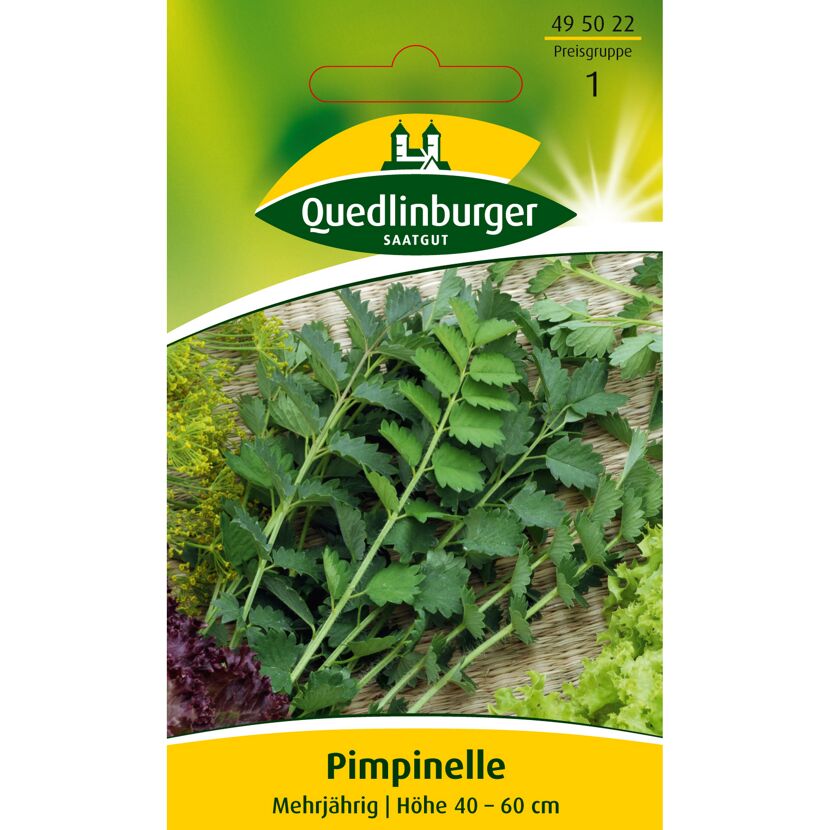 Grüne Pimpinelle auf einer geflochtenen Matte.
