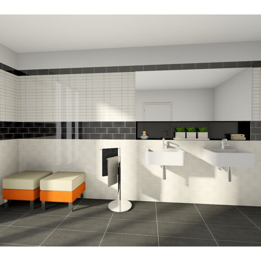 Modernes Badezimmer mit zwei Waschbecken und Handtuchhalter