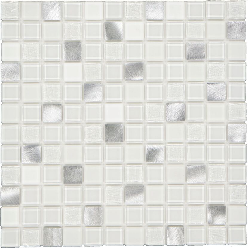 Weiße und silberne Mosaikfliesen