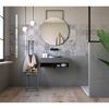 Modernes Badezimmer mit gemusterten Fliesen