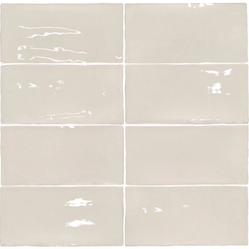 Beige glänzende Wandfliesen