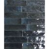 Dunkelblaue, glänzende Wandfliesen