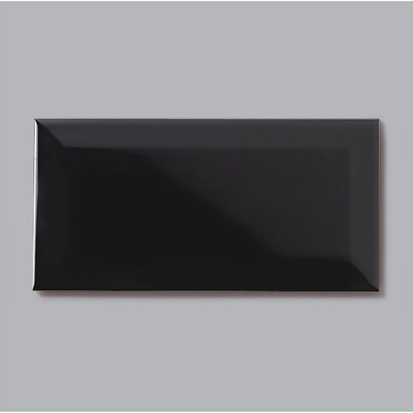 Schwarze glänzende Wandfliese