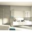 Modernes Badezimmer mit Doppelwaschbecken und ebenerdiger Dusche