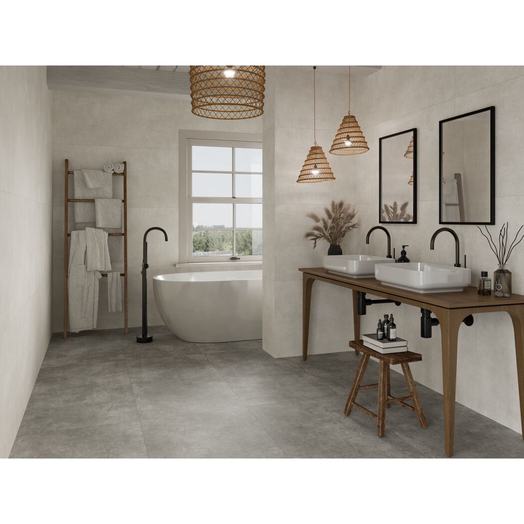 Modernes Badezimmer mit Doppelwaschtisch und Badewanne