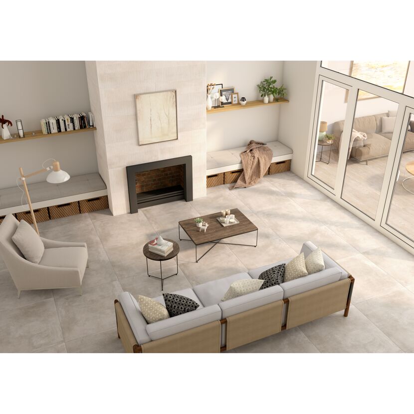 Wohnzimmer mit Kamin und beiger Couch