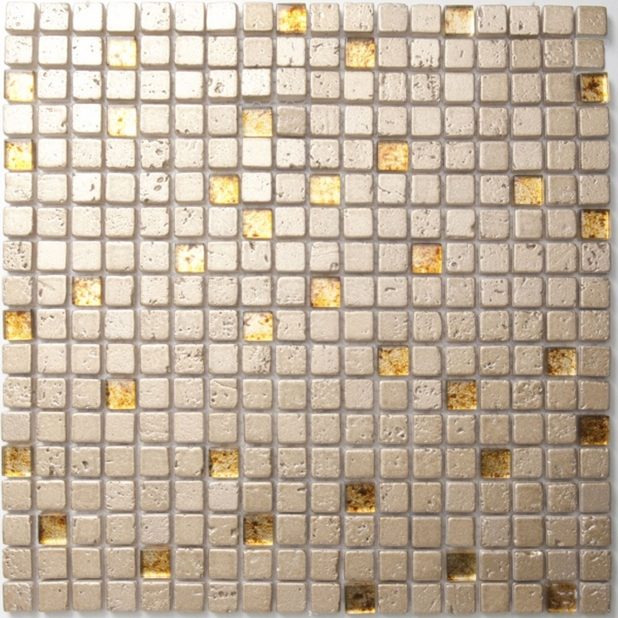 Beige Mosaikfliesen mit goldenen Akzenten