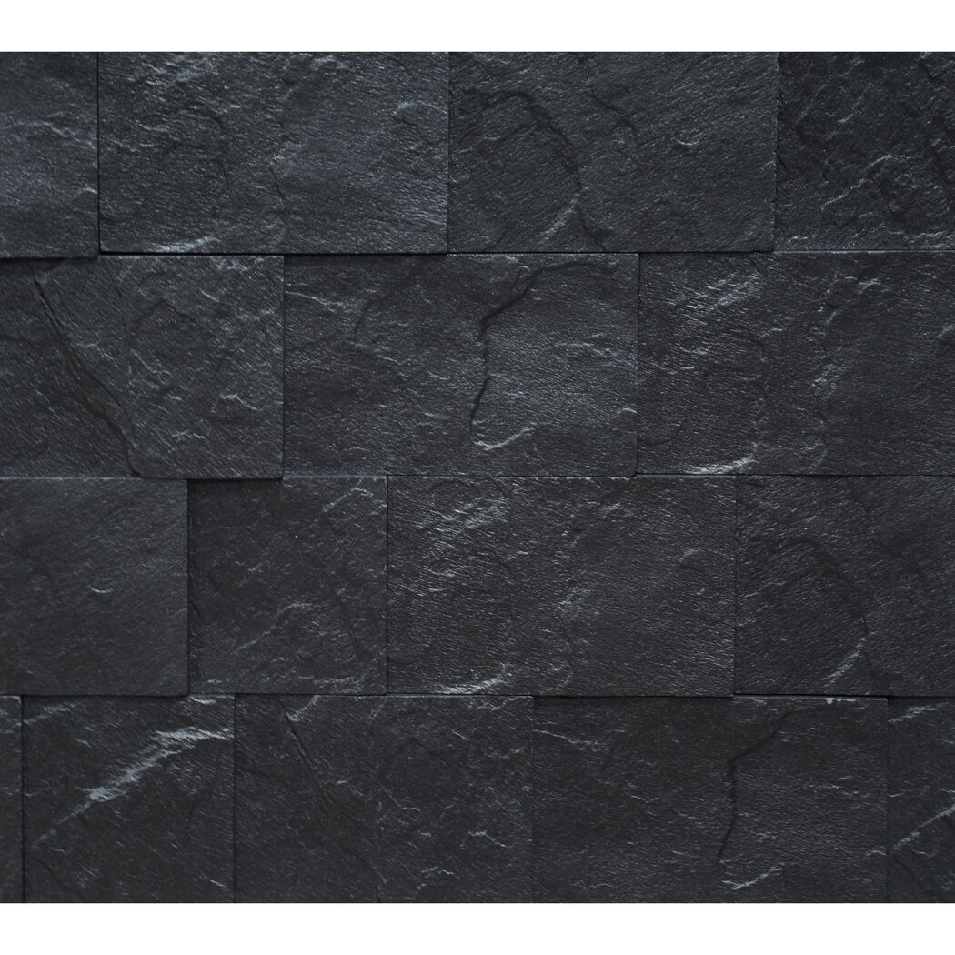 Schwarze Steinwand