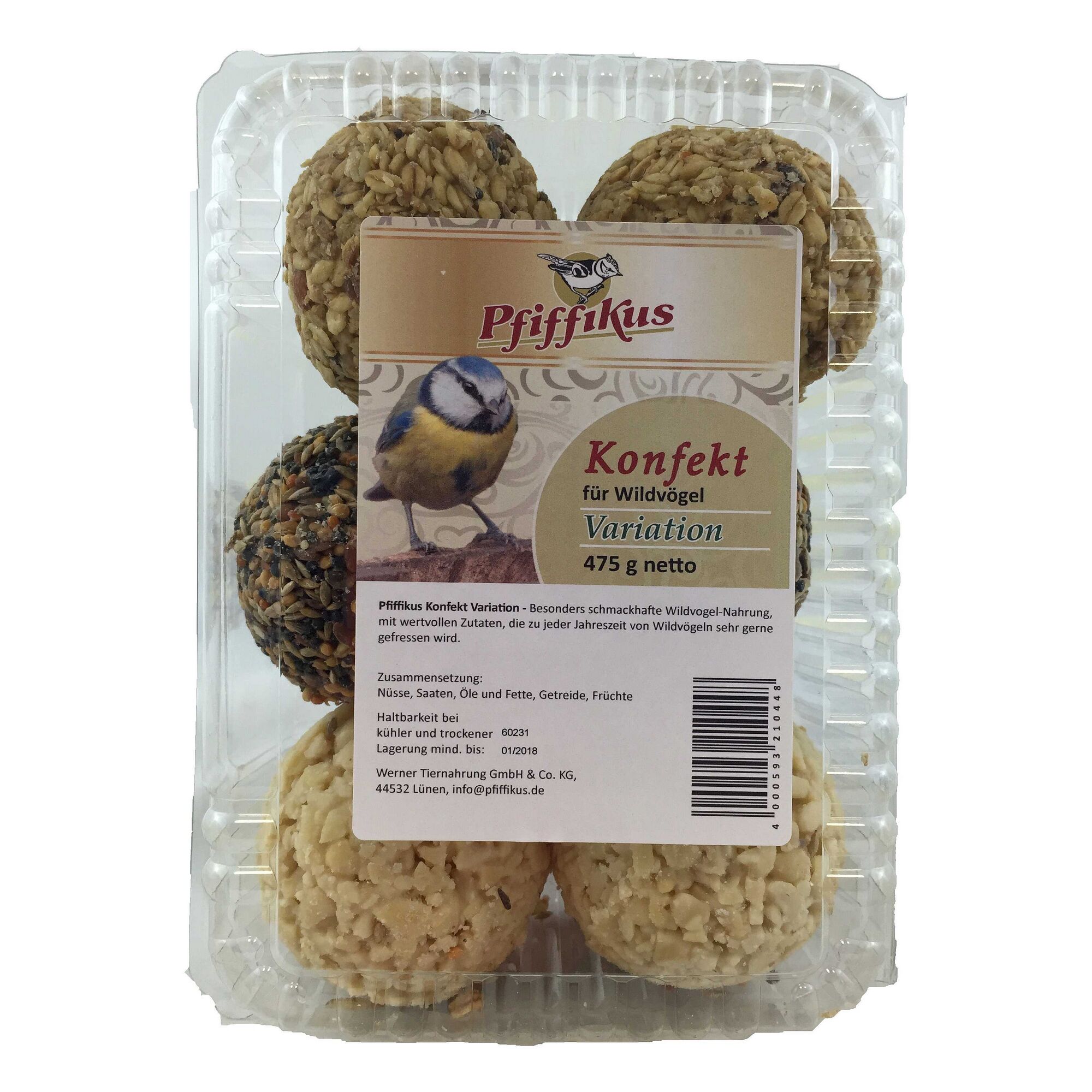 Sechs Kugeln Vogelfutter in Plastikverpackung