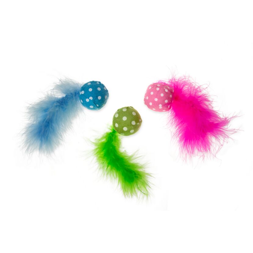 Drei bunte Katzenspielzeuge mit Federn