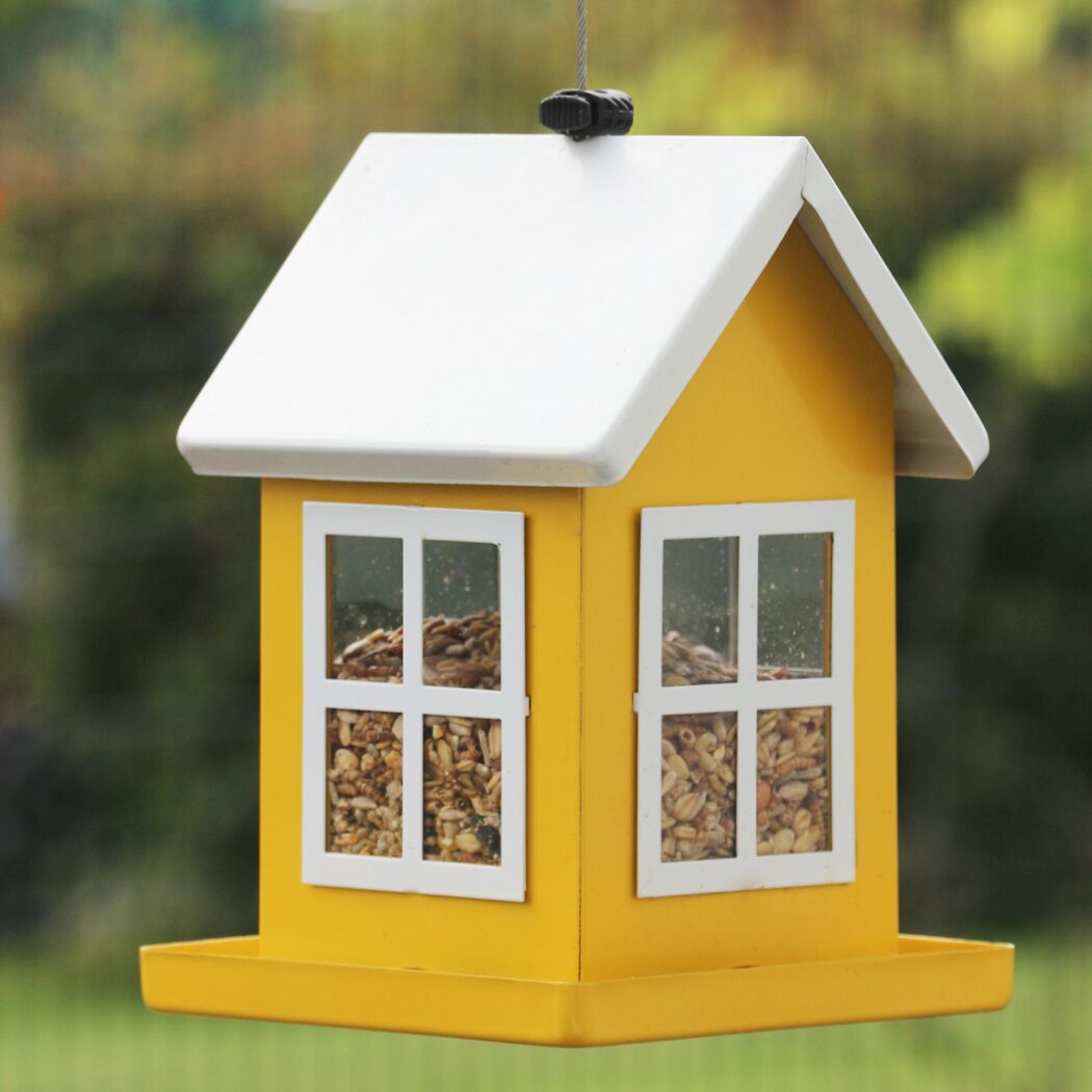 Gelbes Futterhaus Sara mit Vogelfutter