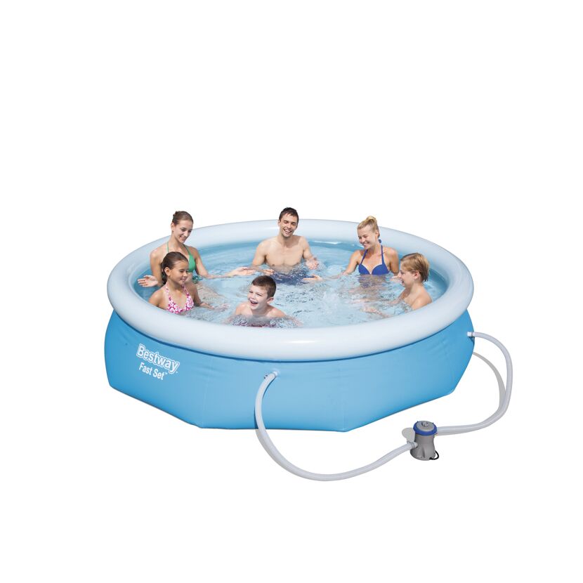 Mehrere Personen in einem Bestway Fast Set Pool