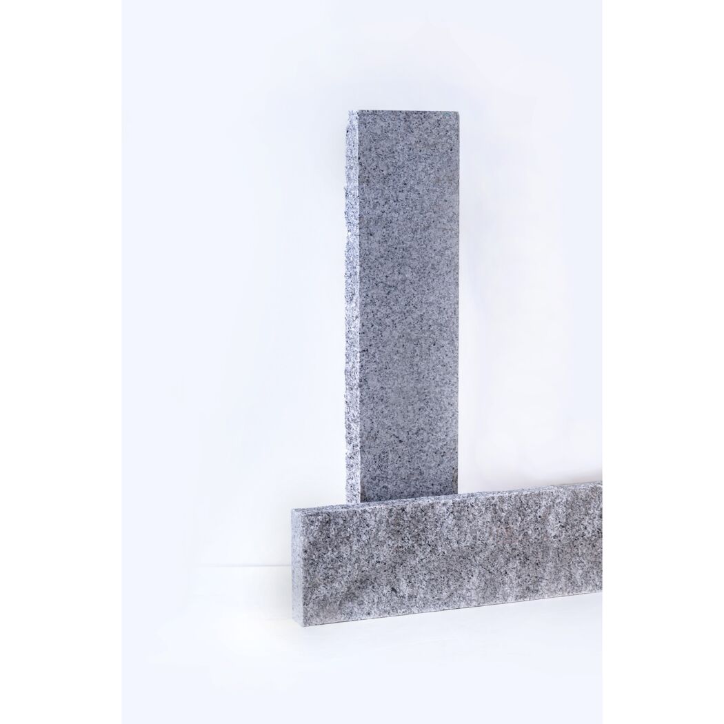 Zwei graue Granitpalisaden