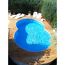 Achtförmiger Pool mit Holzumrandung