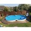 Achtförmiger Pool mit Holzterrasse